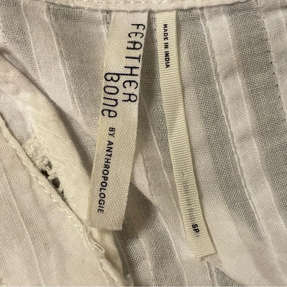 FEATHER BONE by‎ ANTHROPOLOGIE Lucille Pintucked Lace Tunic in Ivory - Picture 9 of 12